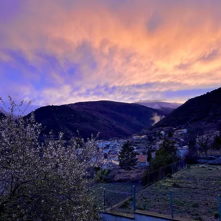 Large Family Mountain Views